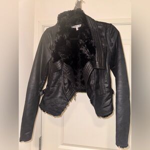 Jennifer Lopez black Jacket with fur